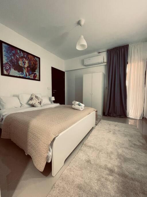 Lovely With Private Garden In New