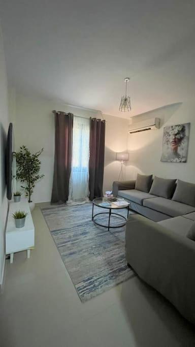 Lovely With Private Garden In New Apartment Cairo
