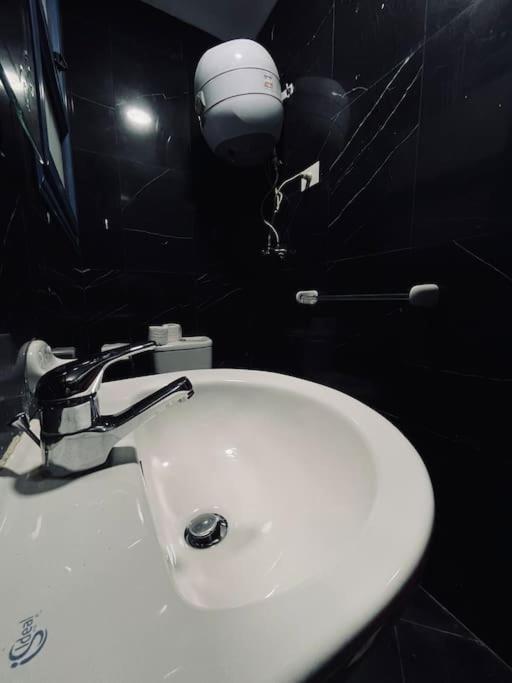 Lovely With Private Garden In New Apartment Cairo